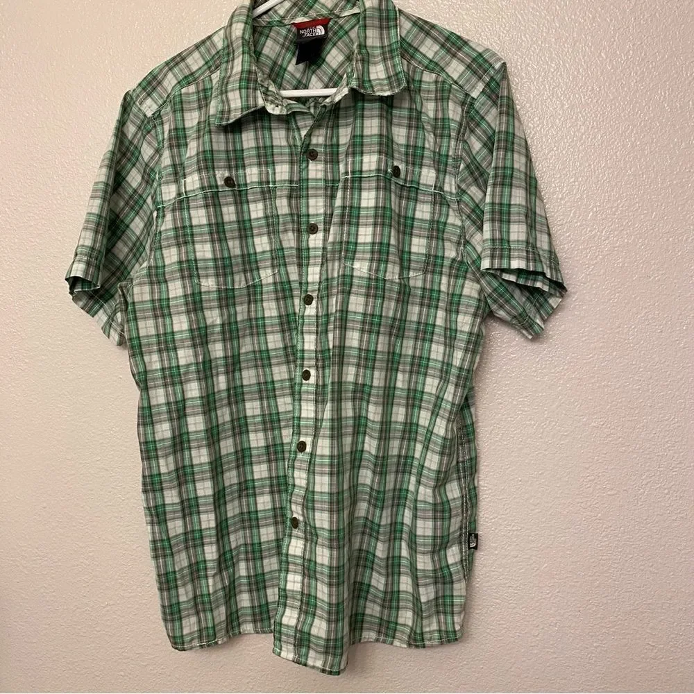 The North Face green plaid Short Sleeve button down casual shirt mens L